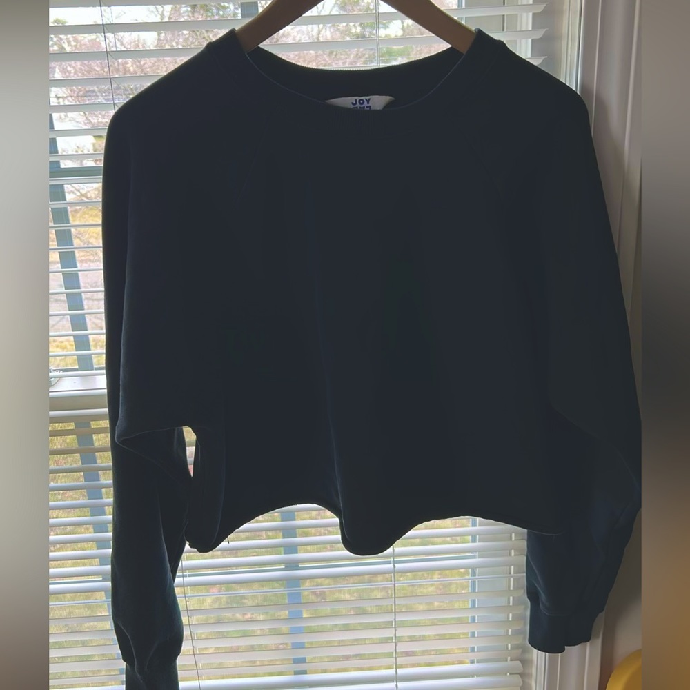 Black cropped sweater